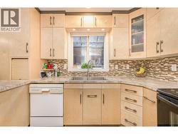 lots of cupboard space! - 