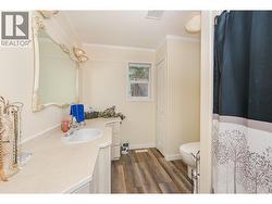 Main bath/ ensuite - 