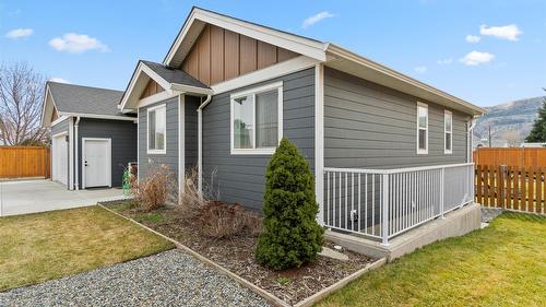 2567 YOUNG Avenue  Kamloops, BC V2B 4M9