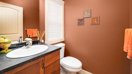 13484 & 13486 Lakeshore Drive, Boswell, BC - Indoor Photo Showing Bathroom
