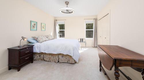 13484 & 13486 Lakeshore Drive, Boswell, BC - Indoor Photo Showing Bedroom