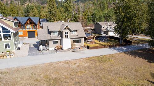 13484 & 13486 Lakeshore Drive, Boswell, BC - Outdoor With Facade