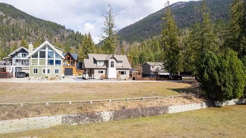13484 & 13486 Lakeshore Drive, Boswell, BC - Outdoor