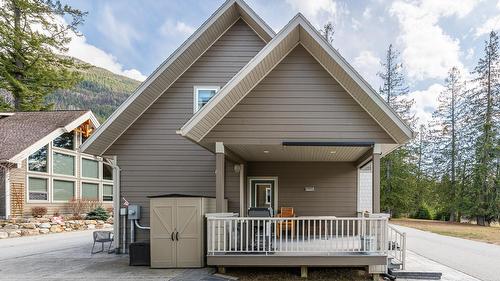 13484 & 13486 Lakeshore Drive, Boswell, BC - Outdoor With Deck Patio Veranda