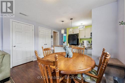 87 - 35 Mountford Drive, Guelph (Grange Road), ON - Indoor Photo Showing Dining Room