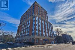 PH6 - 15 MAPLEWOOD AVENUE  Toronto, ON M6C 4B4