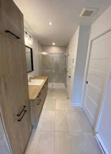 Salle de bains - 1-600 Rue St-Charles S., Granby, QC - Indoor Photo Showing Bathroom