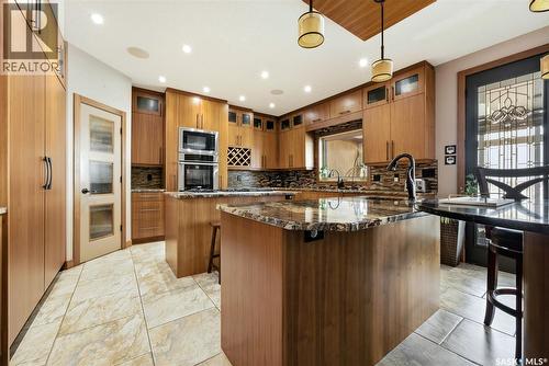 7502 Lilac Place, Regina, SK - Indoor Photo Showing Kitchen With Double Sink With Upgraded Kitchen