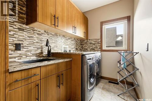 7502 Lilac Place, Regina, SK - Indoor Photo Showing Laundry Room