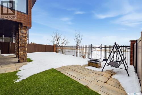 7502 Lilac Place, Regina, SK - Outdoor