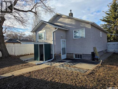 1428 Winnie Street, Swift Current, SK - Outdoor
