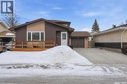 807 SAMUELS CRESCENT N  Regina, SK S4X 2L4