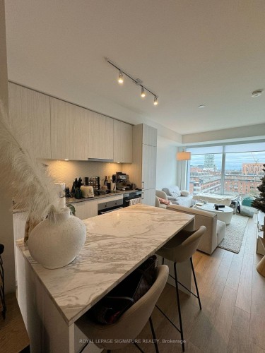 820-158 Front Street E, Toronto, ON - Indoor