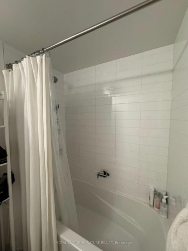 820-158 Front Street E, Toronto, ON - Indoor Photo Showing Bathroom