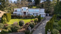 1087 Totemwood Lane Saanich, BC V8X 5E3