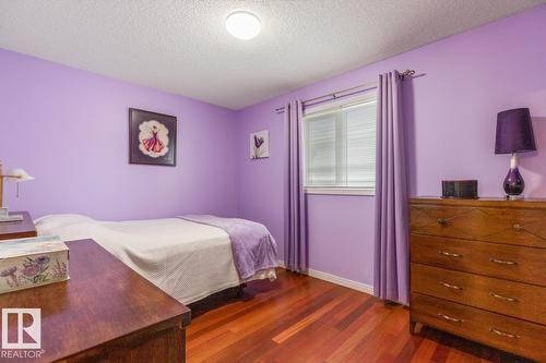 454 Ormsby Rd W Nw, Edmonton, AB - Indoor Photo Showing Bedroom