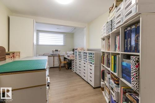 454 Ormsby Rd W Nw, Edmonton, AB - Indoor