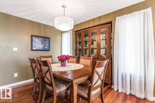 454 Ormsby Rd W Nw, Edmonton, AB - Indoor Photo Showing Dining Room