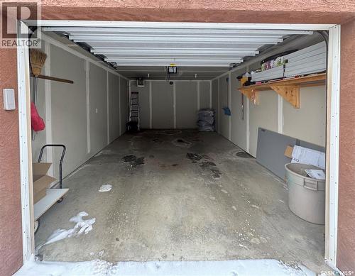 301 12 23Rd Street E, Saskatoon, SK - Indoor Photo Showing Garage