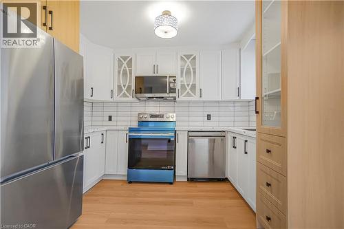 155 Avondale Street, Hamilton, ON - Indoor Photo Showing Kitchen With Upgraded Kitchen