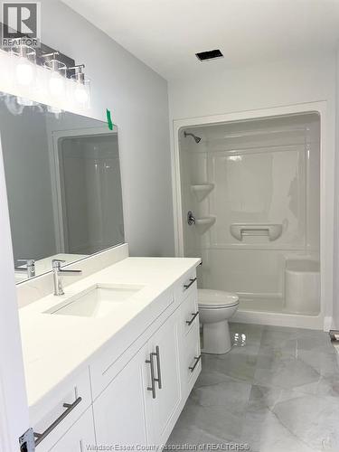 33 Eagle, Leamington, ON - Indoor Photo Showing Bathroom