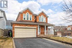 52 LONG ISLAND CRESCENT  Toronto, ON M1C 5E4