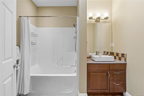 2865 Munroe Rd, Nanaimo, BC 