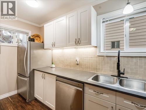1767 Second Avenue, Trail, BC - Indoor Photo Showing Kitchen With Double Sink