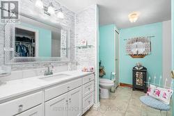 private ensuite - 