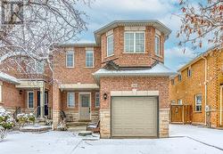 2468 NEWCASTLE CRESCENT  Oakville, ON L6M 4P3