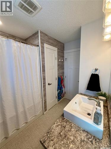 420 Logan Avenue, White Fox, SK - Indoor Photo Showing Bathroom