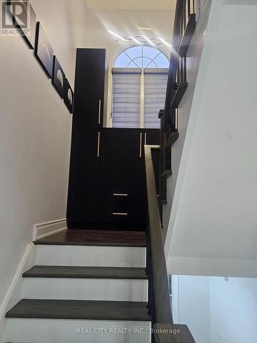 1680 Samuelson Circle, Mississauga, ON - Indoor Photo Showing Other Room