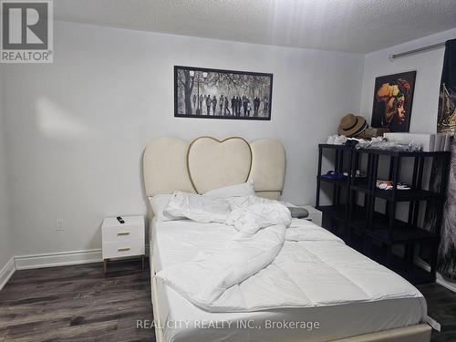 1680 Samuelson Circle, Mississauga, ON - Indoor Photo Showing Bedroom