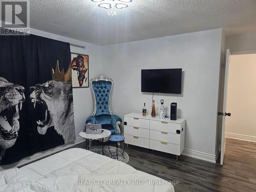 1680 Samuelson Circle, Mississauga, ON - Indoor Photo Showing Bedroom