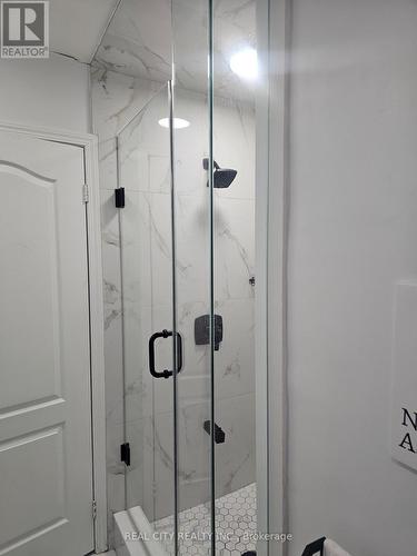 1680 Samuelson Circle, Mississauga, ON - Indoor Photo Showing Bathroom