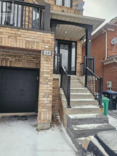 1680 Samuelson Circle, Mississauga, ON - Outdoor