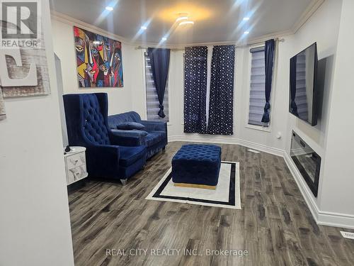 1680 Samuelson Circle, Mississauga, ON - Indoor Photo Showing Other Room