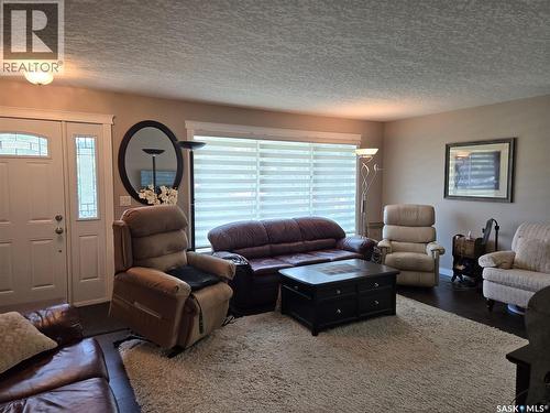 314 Milden Street, Conquest, SK - Indoor Photo Showing Living Room