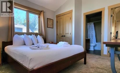 Upper Floor Bedroom w/Ensuite - 6844 Madrid Way Unit# 321, Fintry, BC - Indoor Photo Showing Bedroom