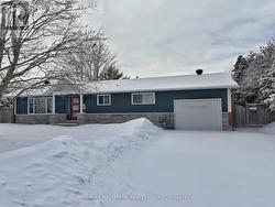 18 FOREST PARK AVENUE  Ottawa, ON K2E 5A1