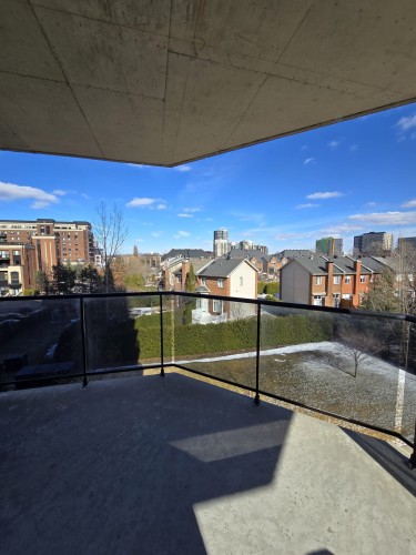 Balcon - 401-3330 Boul. Le Carrefour, Laval (Chomedey), QC - Outdoor