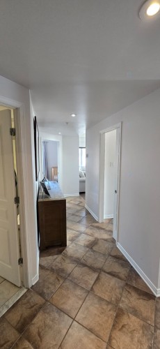 Corridor - 401-3330 Boul. Le Carrefour, Laval (Chomedey), QC - Indoor Photo Showing Other Room