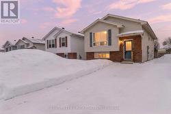 37 LOUISE LANE Orillia, ON L3V 7W1