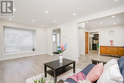 15 HEATHERSIDE COURT  Brampton, ON L6S 1N9