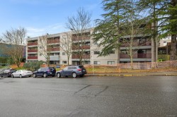 215-3255 Glasgow Ave Saanich, BC V8X 2S4