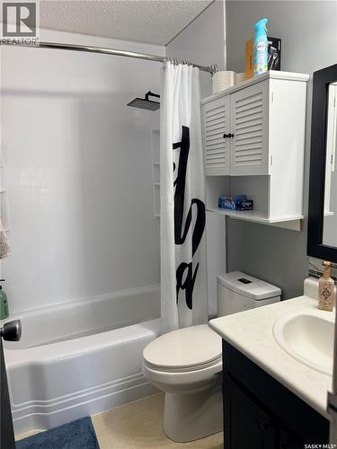 116 Gore Place, Regina, SK - Indoor Photo Showing Bathroom