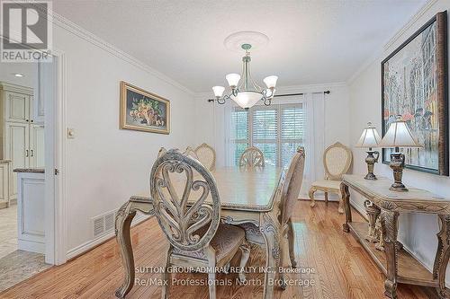 8 Elmsley Drive, Richmond Hill, ON - Indoor Photo Showing Dining Room