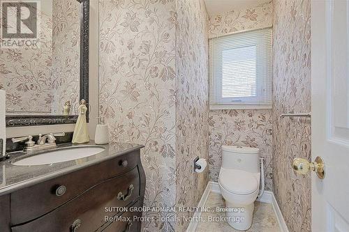 8 Elmsley Drive, Richmond Hill, ON - Indoor Photo Showing Bathroom