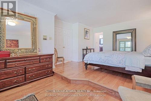 8 Elmsley Drive, Richmond Hill, ON - Indoor Photo Showing Bedroom
