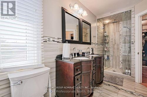 8 Elmsley Drive, Richmond Hill, ON - Indoor Photo Showing Bathroom